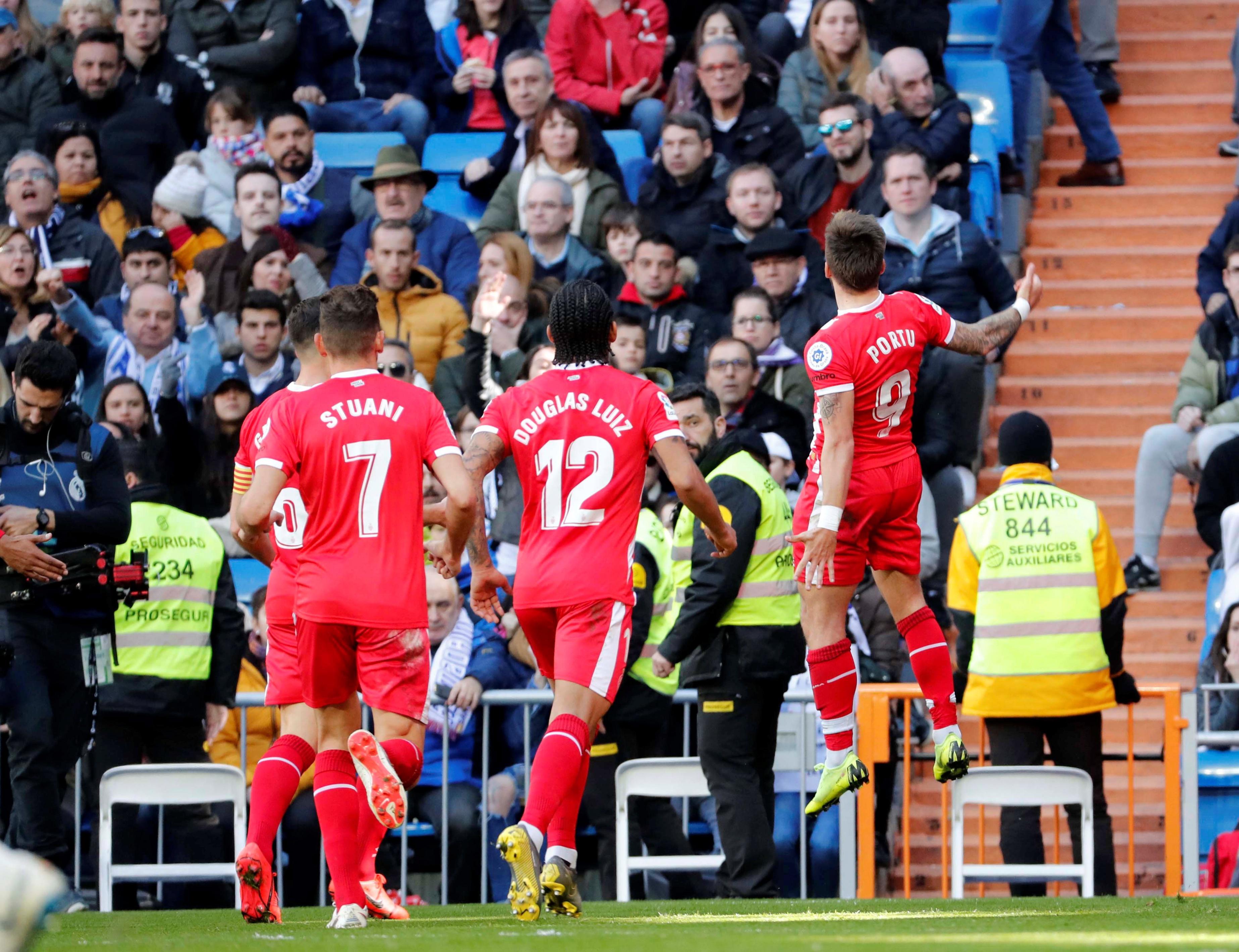 滑队成员已 滑队成员已